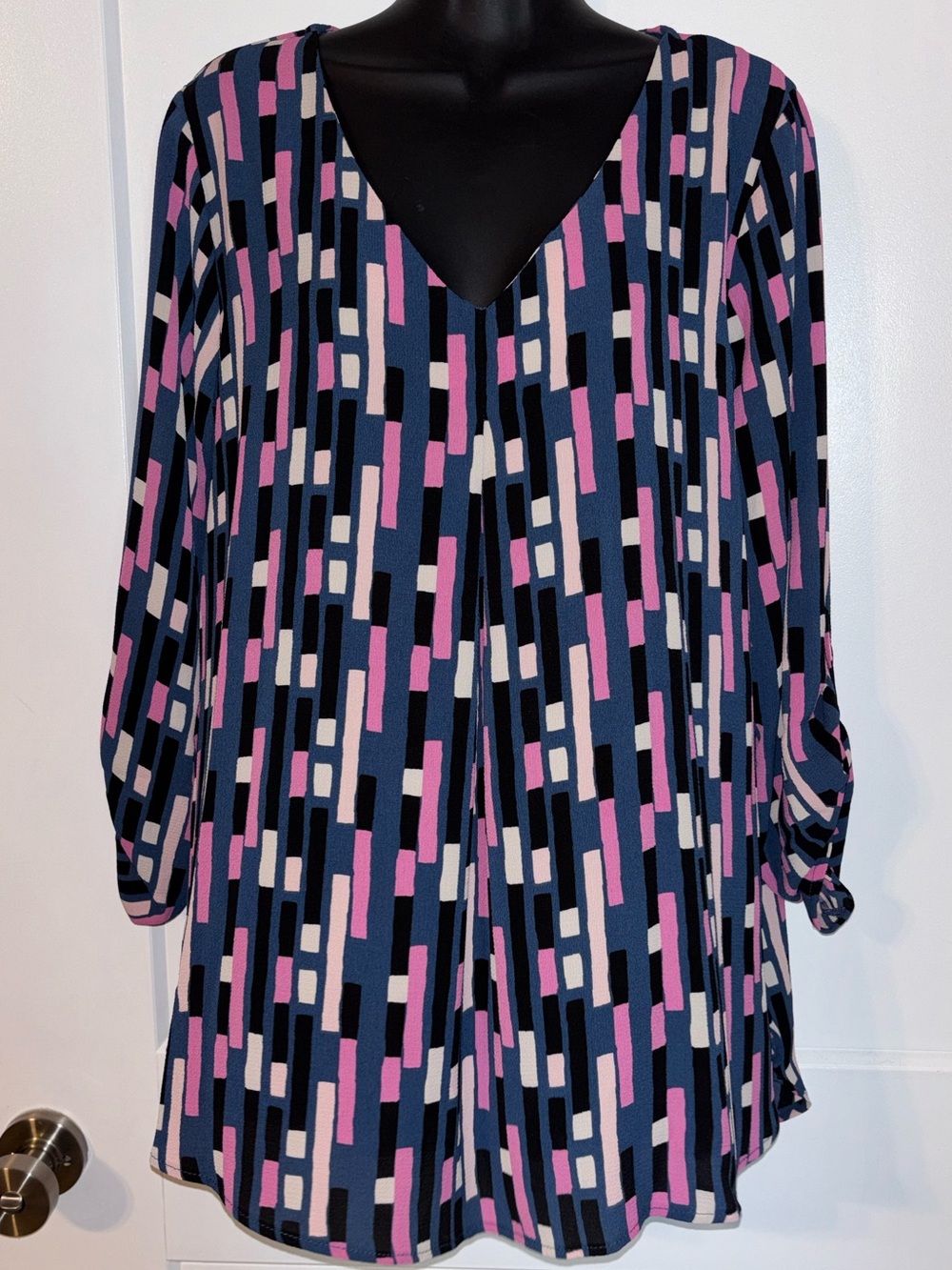 Bobeau Women’s Navy Geometric V-Neck Blouse with Pink & White Accents
